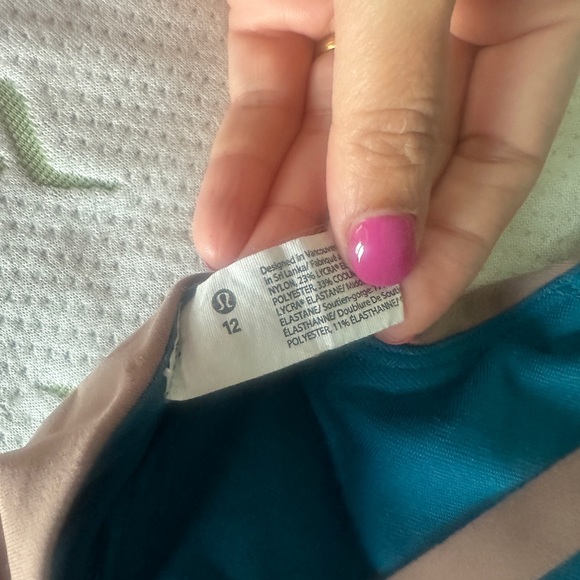 Lululemon energy bra - Picture 3 of 3
